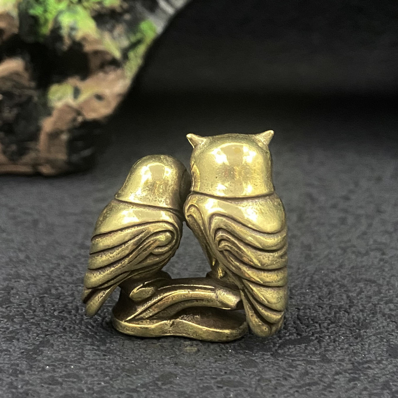 Figurines d'hibou en laiton, 1 - Home Office With Bookshelves avis et prix